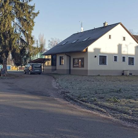 Penzion&Pizzerie U Massima Vyskov Exterior photo